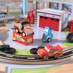 Pista de viteza pentru curse Cars 3 cu masuta - Disney Pixar Florida Speedway KidKraft - 55 piese